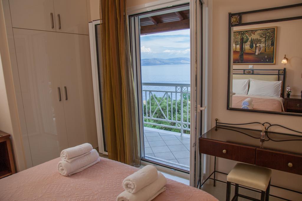 Brentanos Apartments - A - View Of Paradise Gastouri  Extérieur photo