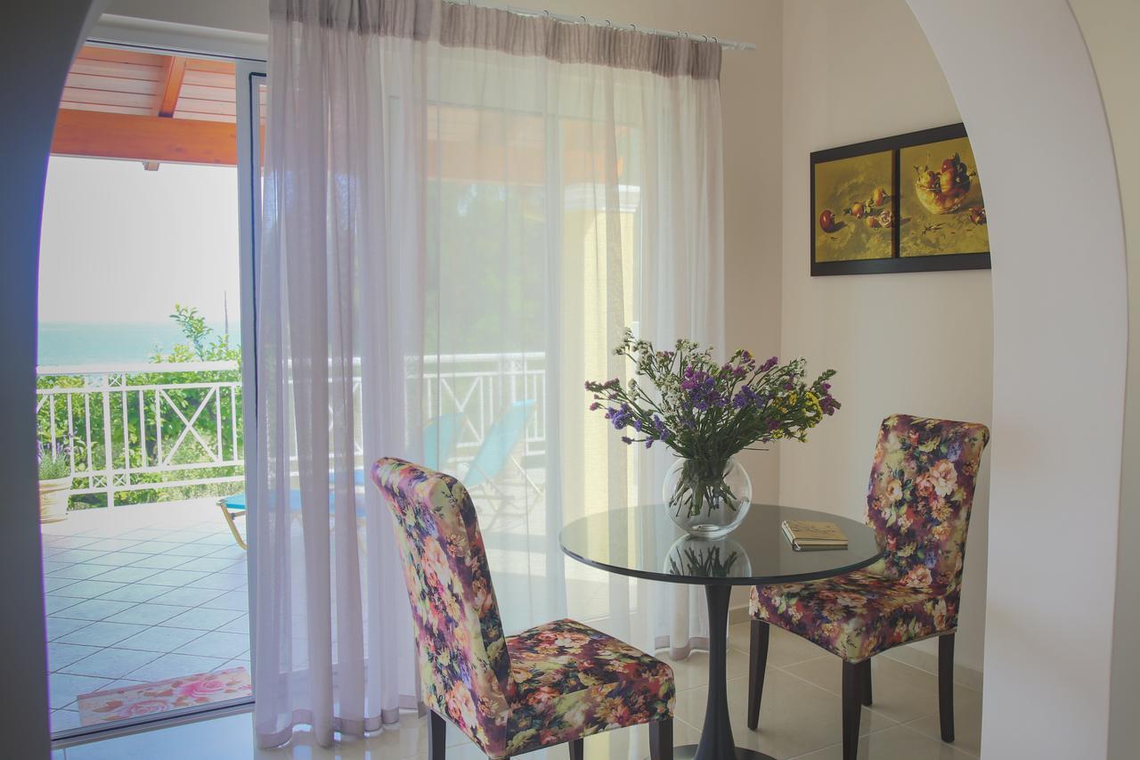Brentanos Apartments - A - View Of Paradise Gastouri  Extérieur photo
